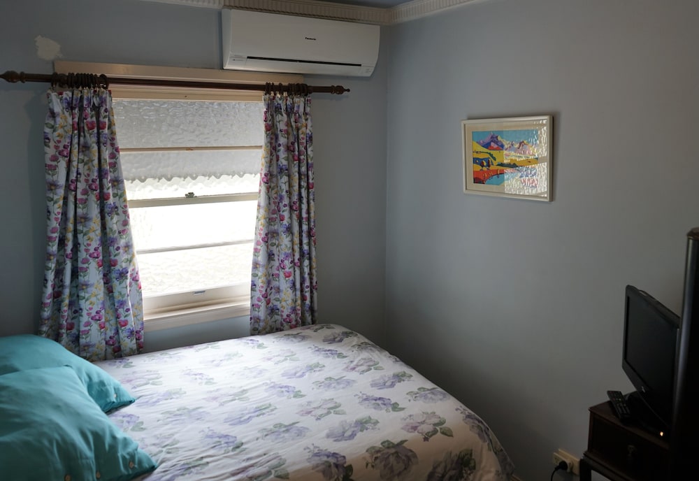 Basic Double Room, 1 Double Bed photo 1