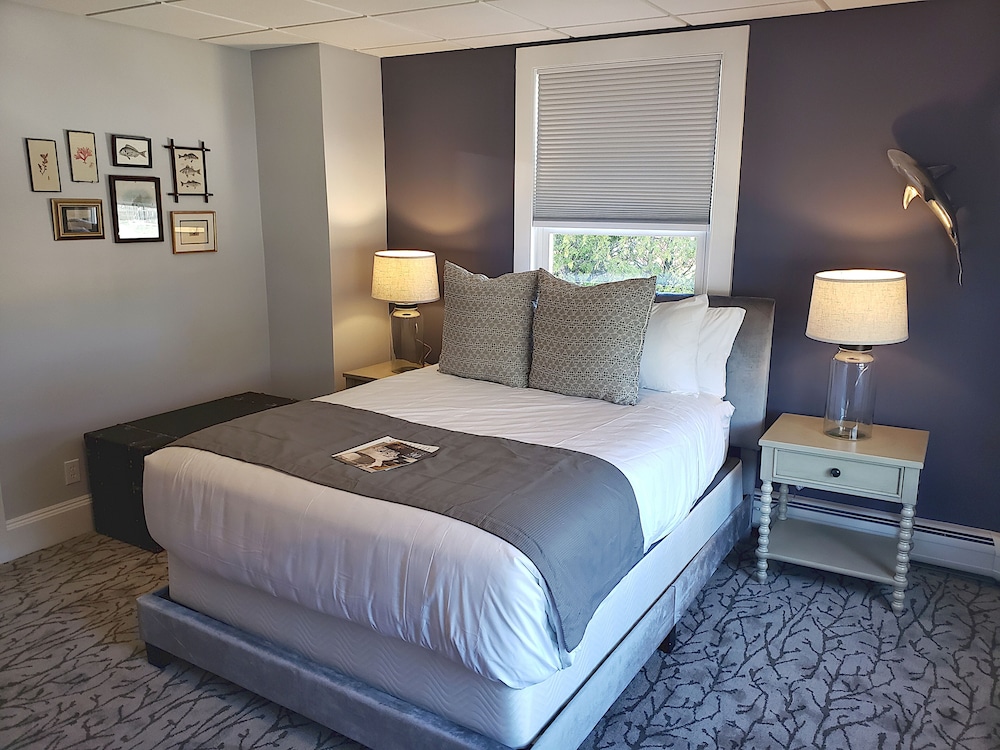 2 Queen Suite photo 1