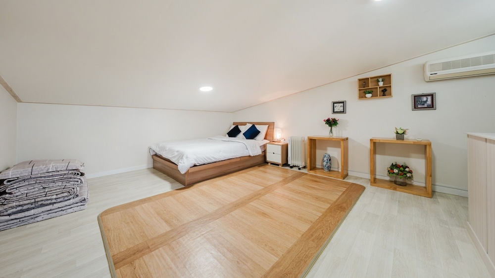 Basic Room, 2 Bedrooms (Room 201 (Duplex 6 Pax/Private BBQ))