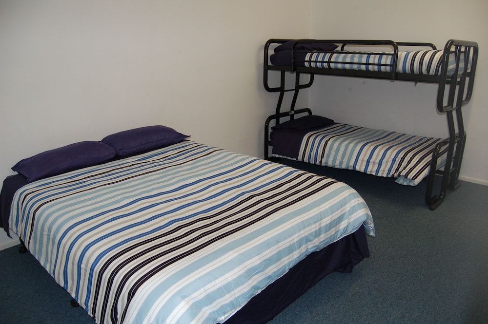 Comfort Cabin, Multiple Beds (Family Suite 1) photo 1