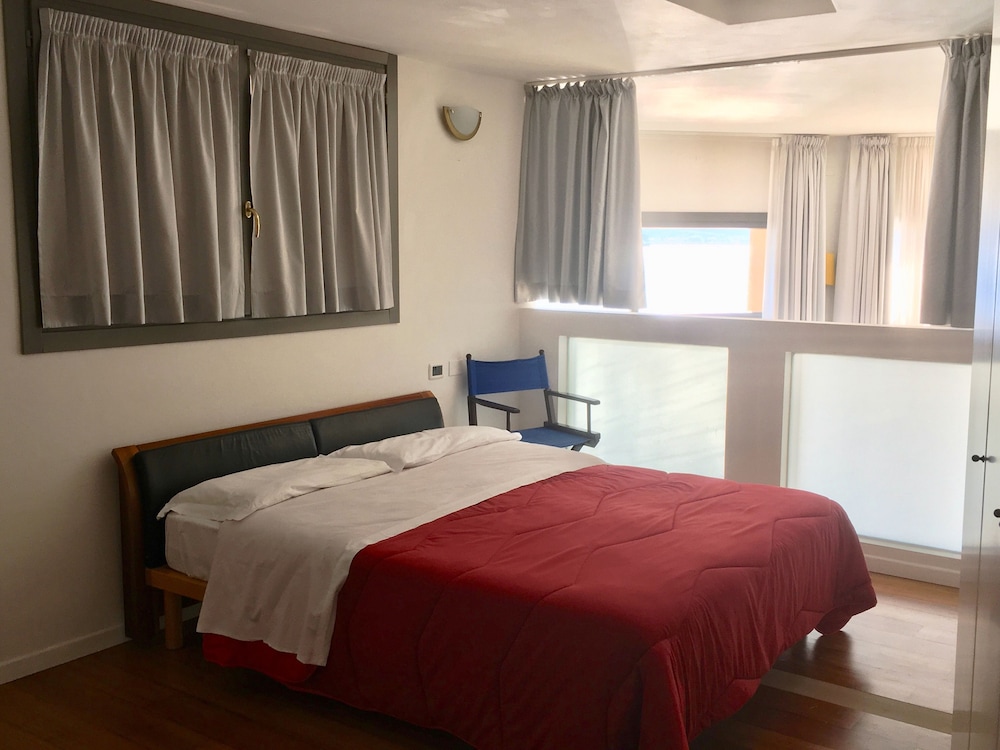 Suite, 2 Bedrooms, Balcony, Lakeside (n. 41 annex building)