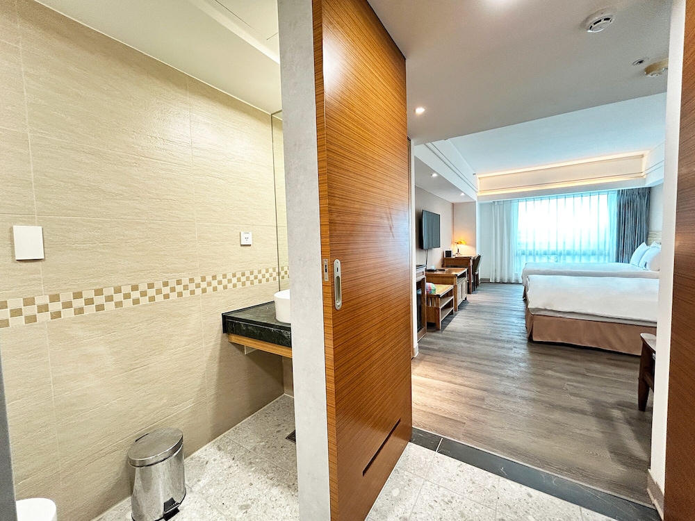 Basic Quadruple Room photo 2