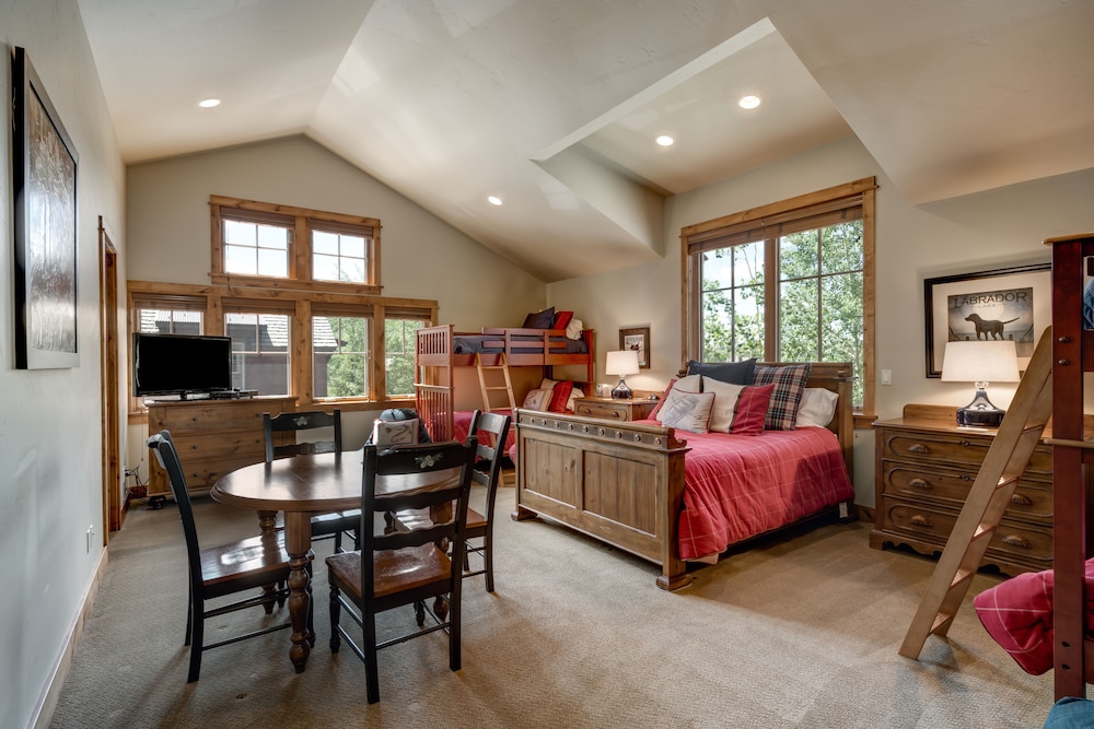 Family House, 5 Bedrooms, Non Smoking photo 1