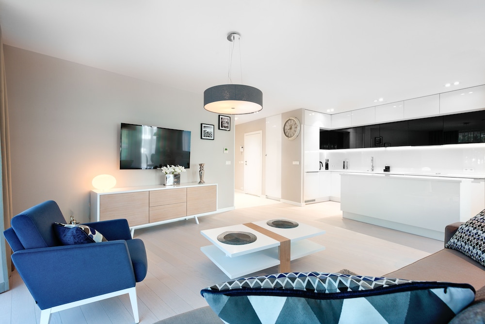 Deluxe Apartment, 2 Bedrooms, Partial Sea View
