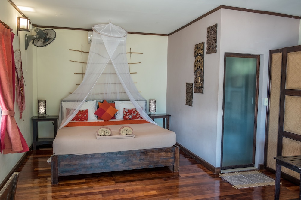 Deluxe Bungalow, 1 Bedroom, Terrace, Partial Sea View