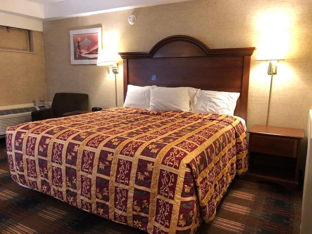Standard Room, 1 King Bed - Photo 8