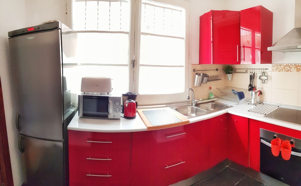 Double Room, Shared Bathroom (Stud R1) photo 2