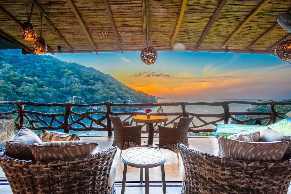 New Tower-hawk Love Nest Ocean View