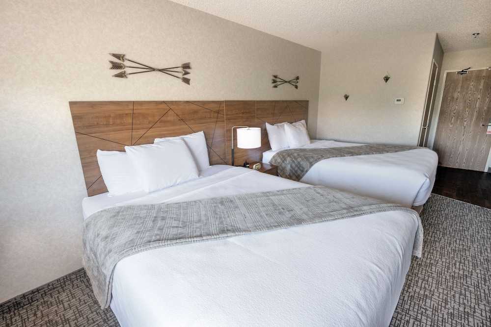 Traditional Room, 2 Queen Beds, Refrigerator & Microwave, Desert View photo 2