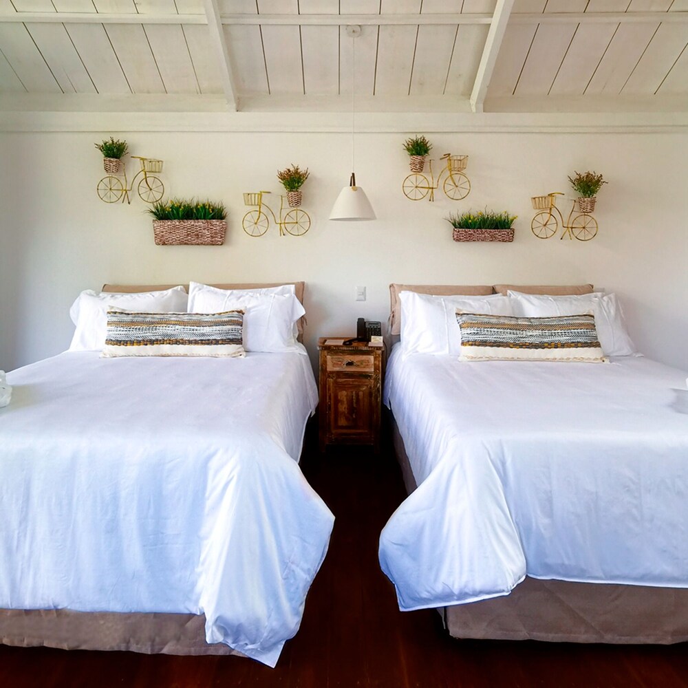 Panoramic Cabin, 2 Queen Beds, Hot Tub, Mountain View photo 2