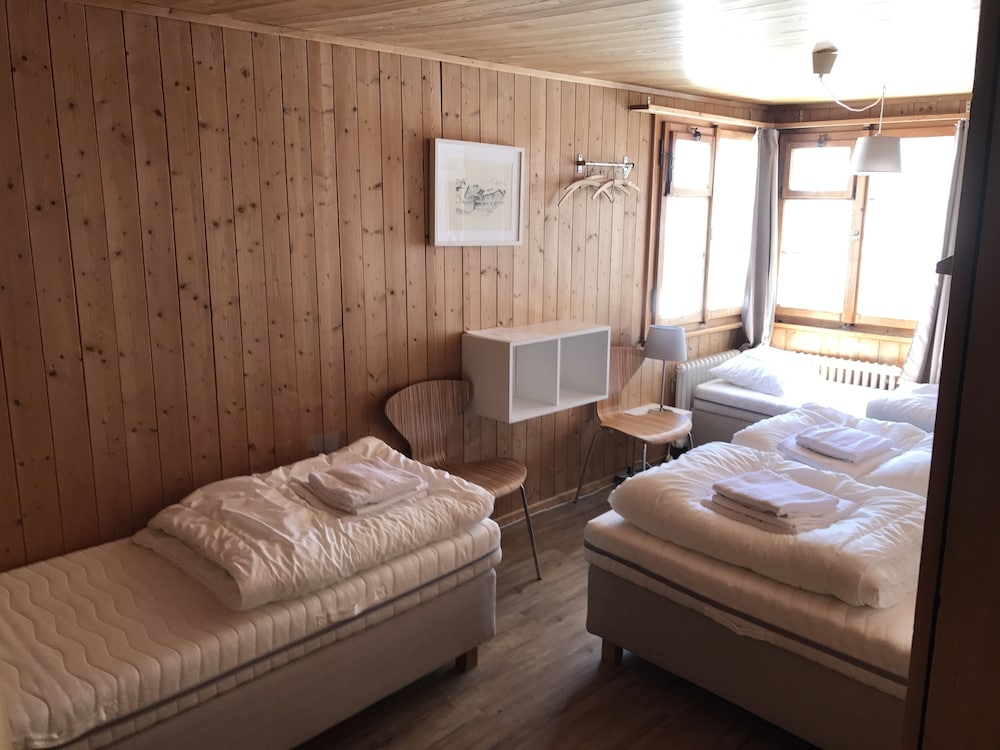 Standard Quadruple Room, Shared Bathroom, Mountain View photo 1
