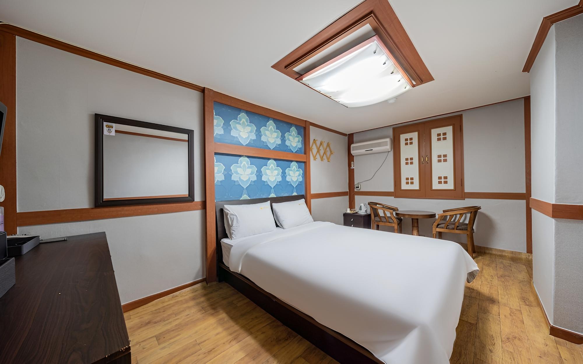 Room (Suite) photo 1