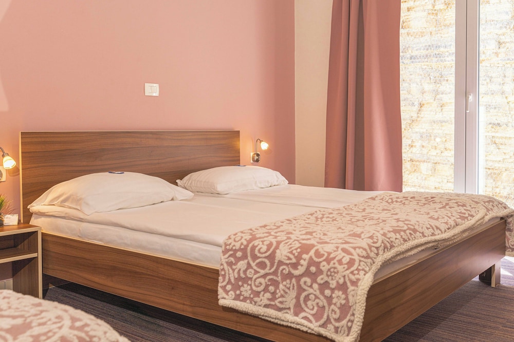 Double Room (Cliff View) photo 2