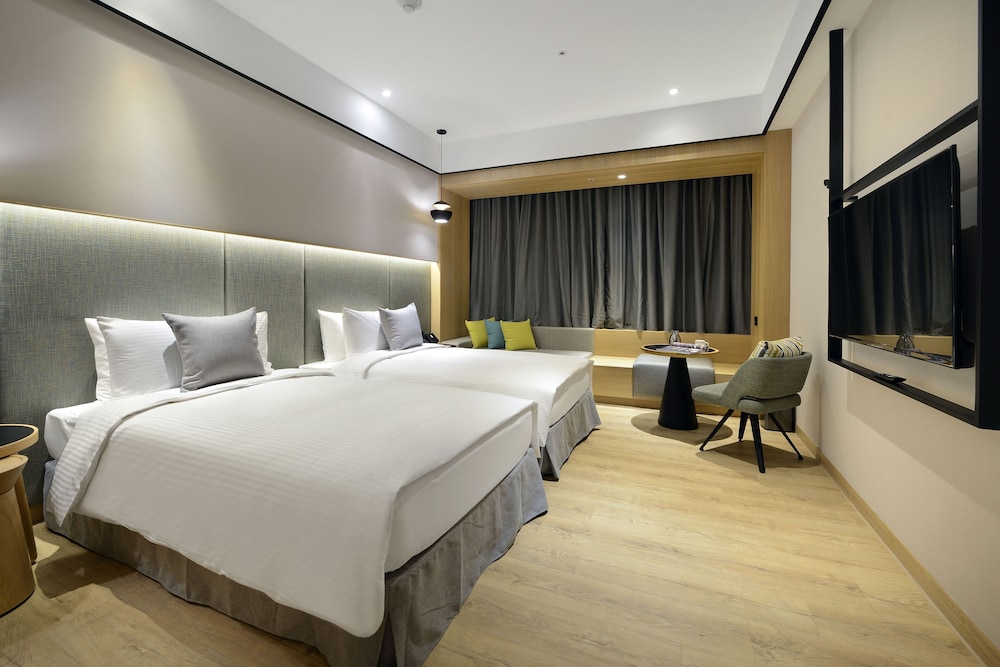 Deluxe Twin Room with museum view - Photo 2