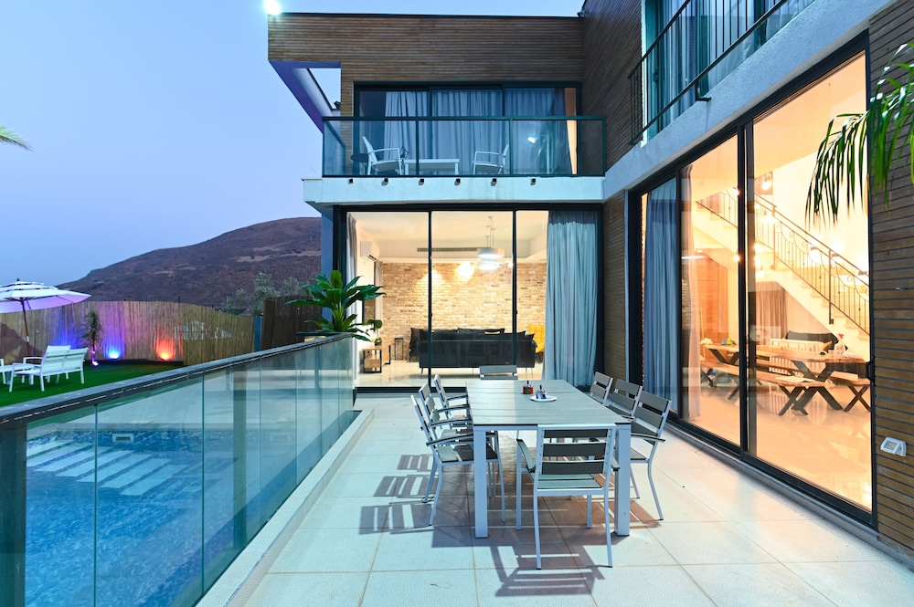 Elite Villa photo 2