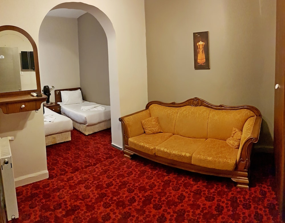 Standard Triple Room photo 2