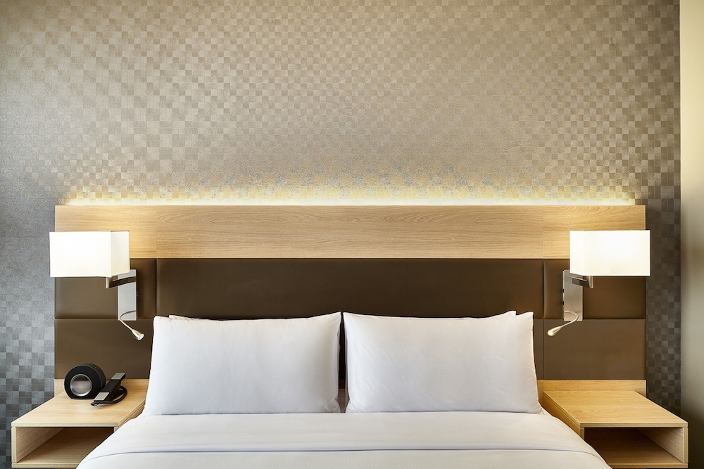 Room, 1 King Bed - Photo 11