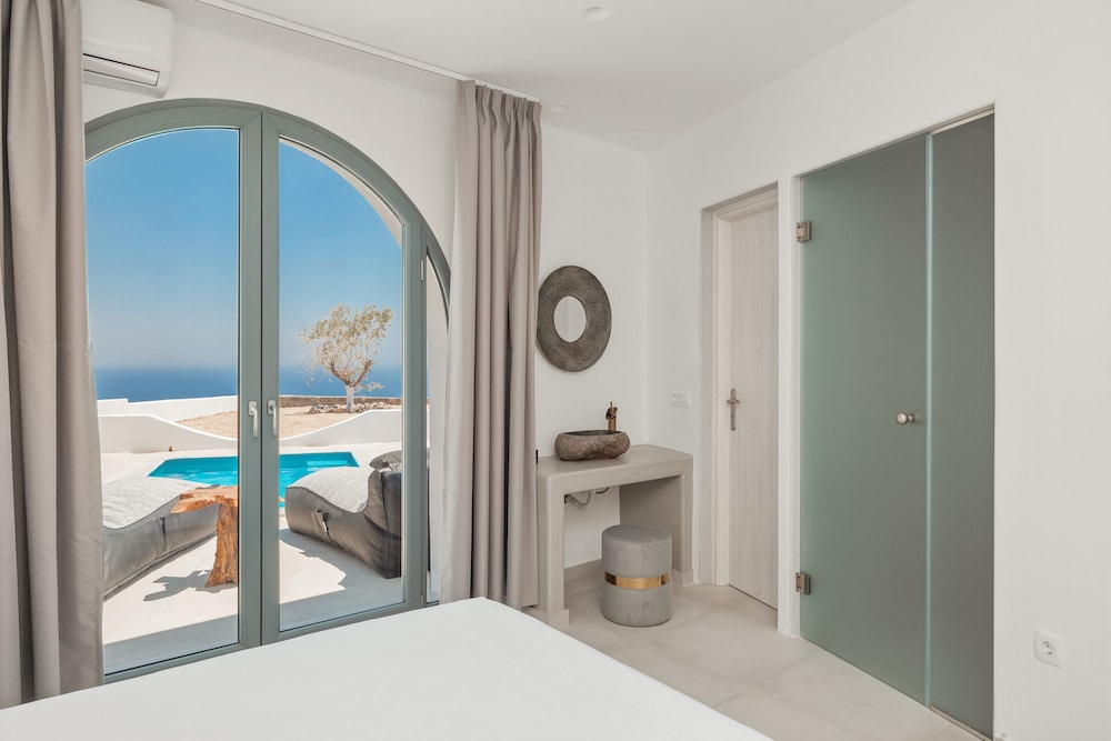 Villa two bedroom with private pool, interior hot tub & Sea View - Photo 9
