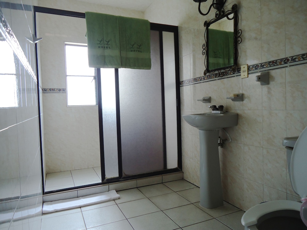 Basic Double or Twin Room photo 3