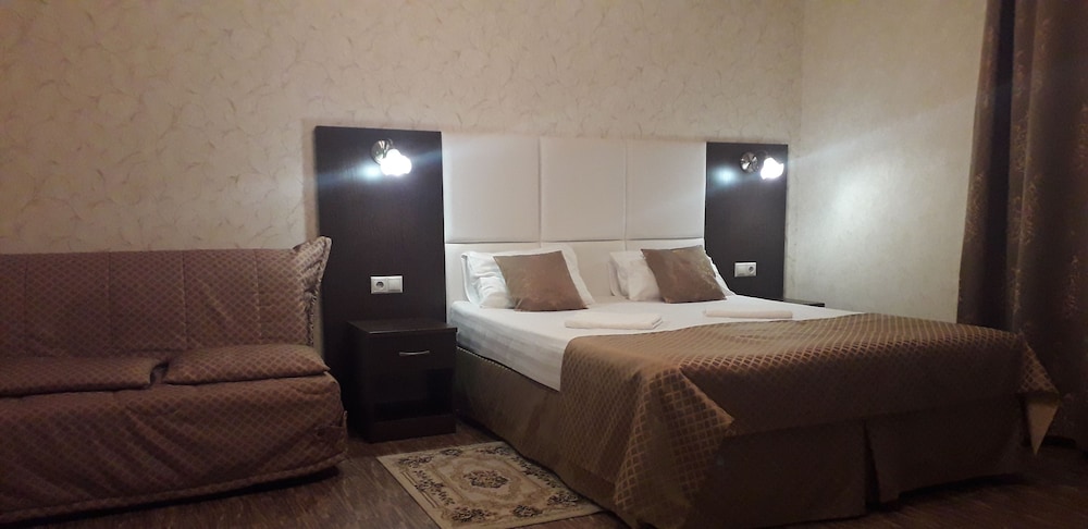 Superior Triple Room, 1 King Bed with Sofa bed, Non Smoking, Mountain View