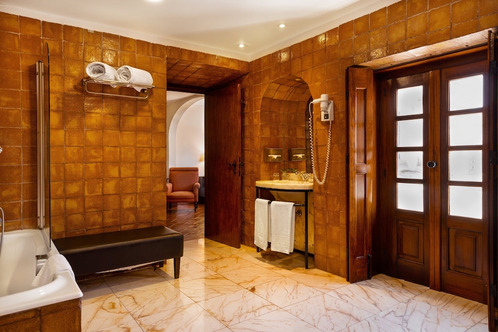 Superior Double or Twin Room - Photo 14