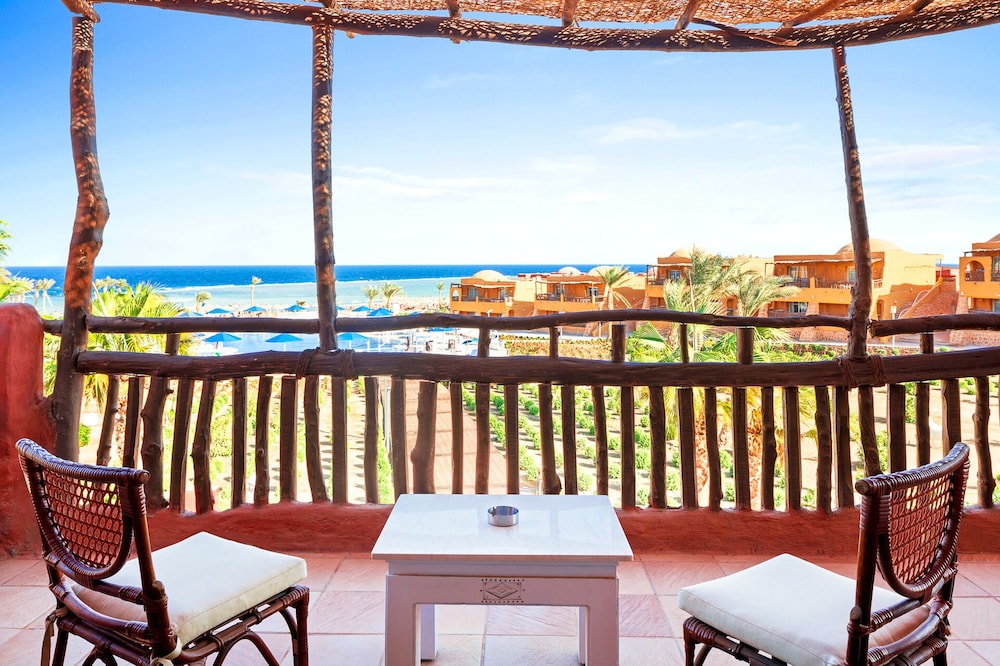 Superior Double or Twin Room, Sea View - Photo 4