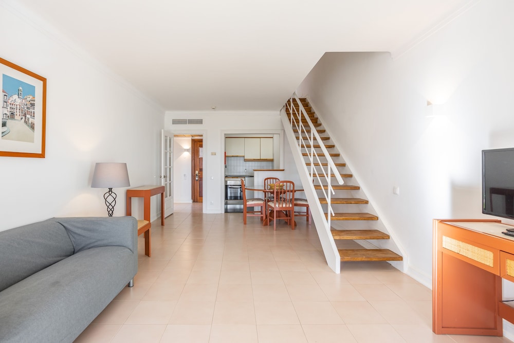 Family Apartment, 2 Bedrooms (Duplex) - Photo 2