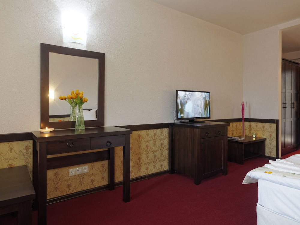 Standard Twin Room, Balcony photo 1