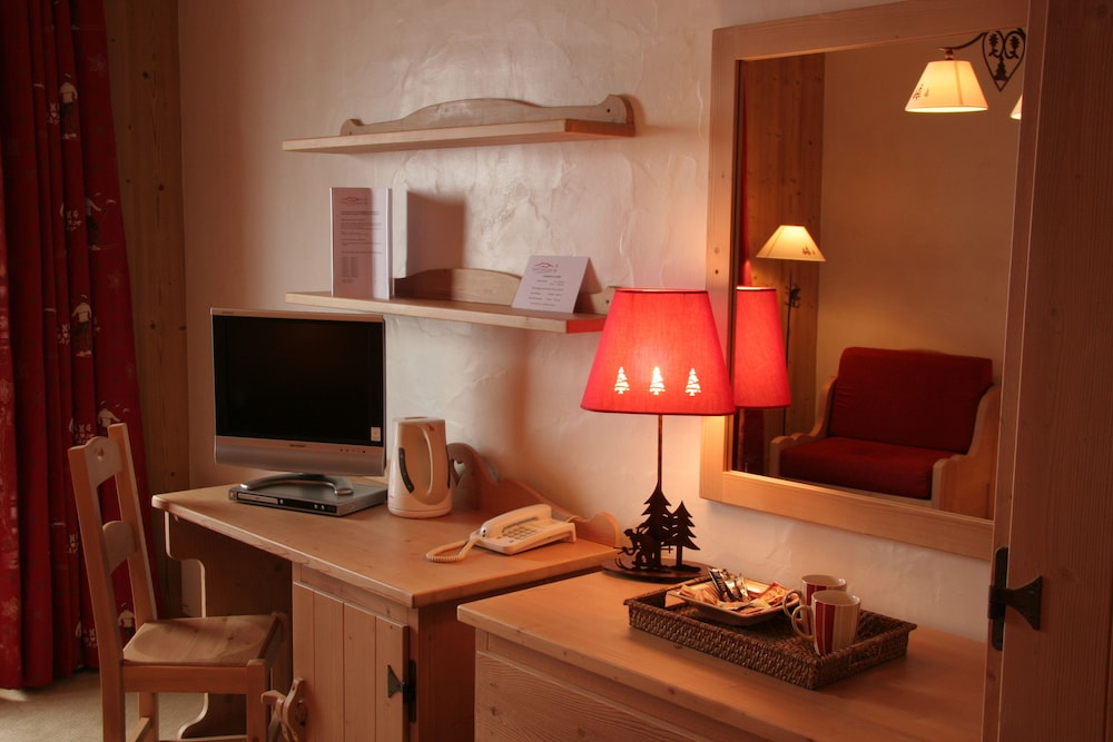 Superior Triple Room photo 2