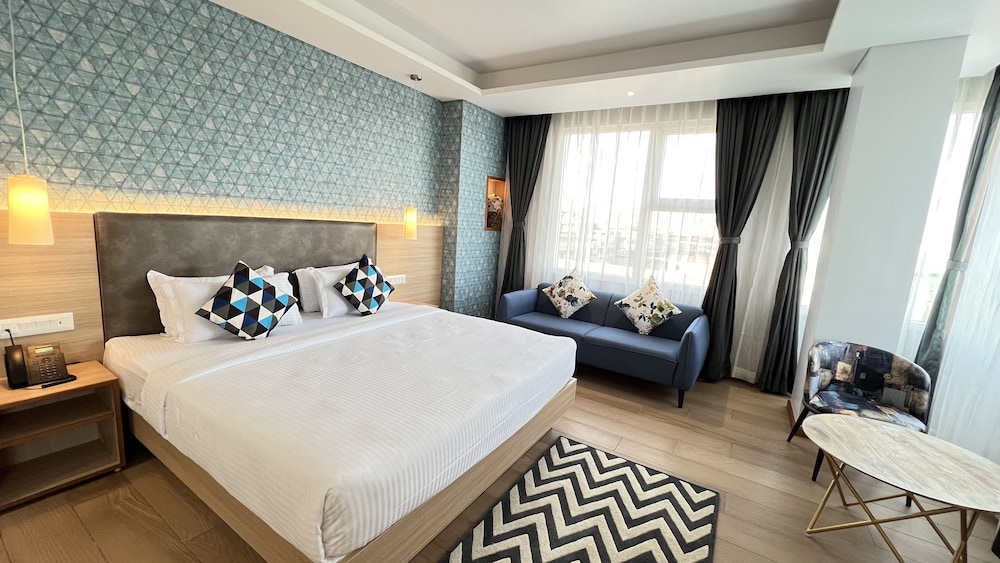 Executive Room - Photo 11
