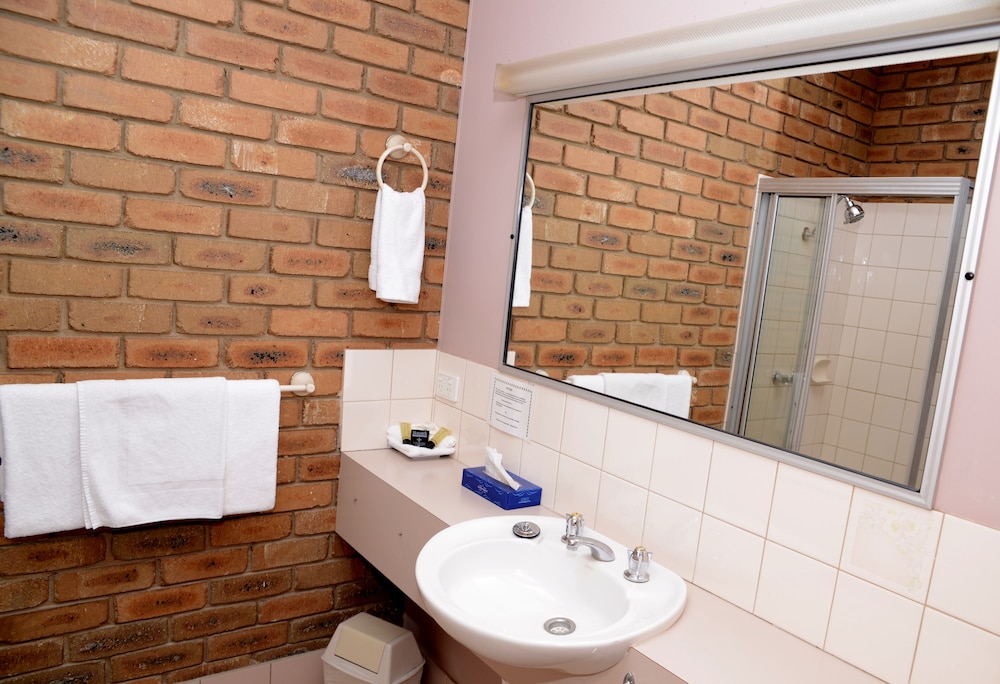 Luxury Double Room, 1 Queen Bed with Sofa bed, Bathtub photo 2