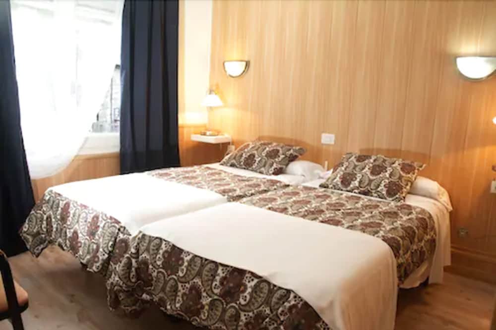 Standard Room, 2 Twin Beds photo 1
