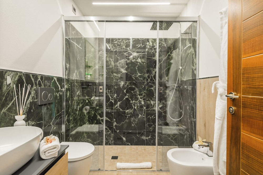 Deluxe Suite - Photo 4