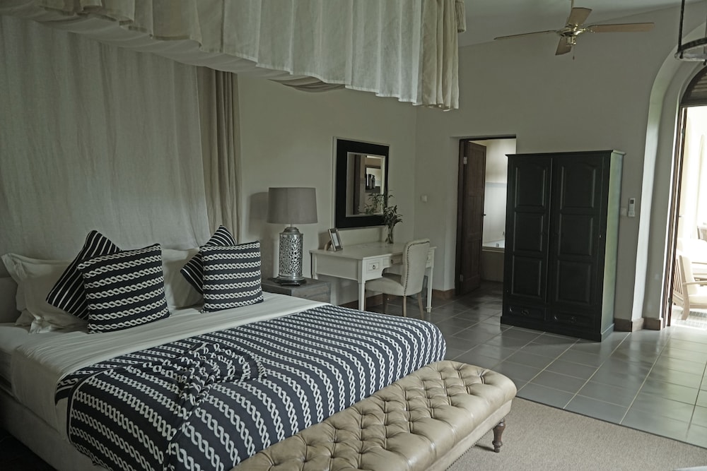 Luxury Suite photo 3