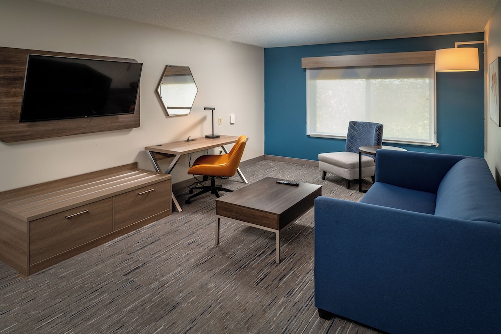 Suite, 2 Queen Beds (Additional Living Area) - Photo 3