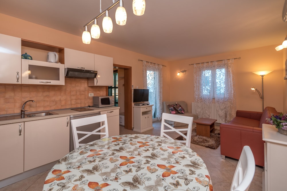 Apartment, Garden View - Photo 3