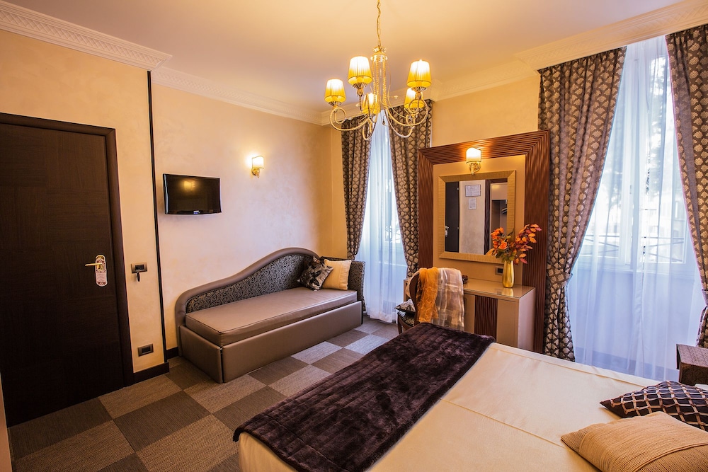 Superior Double or Twin Room photo 2