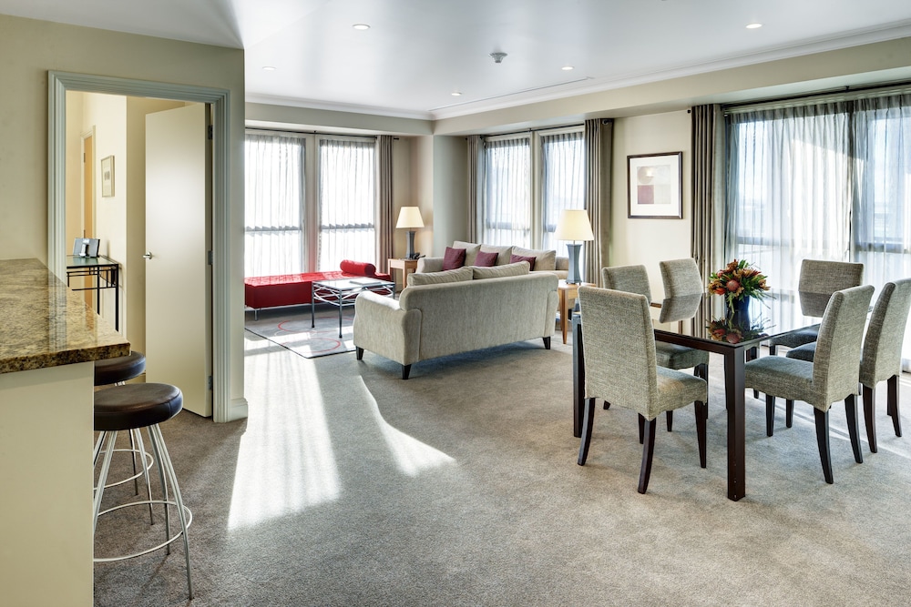 Executive 2 Bedroom Apartment with Balcony - Photo 1
