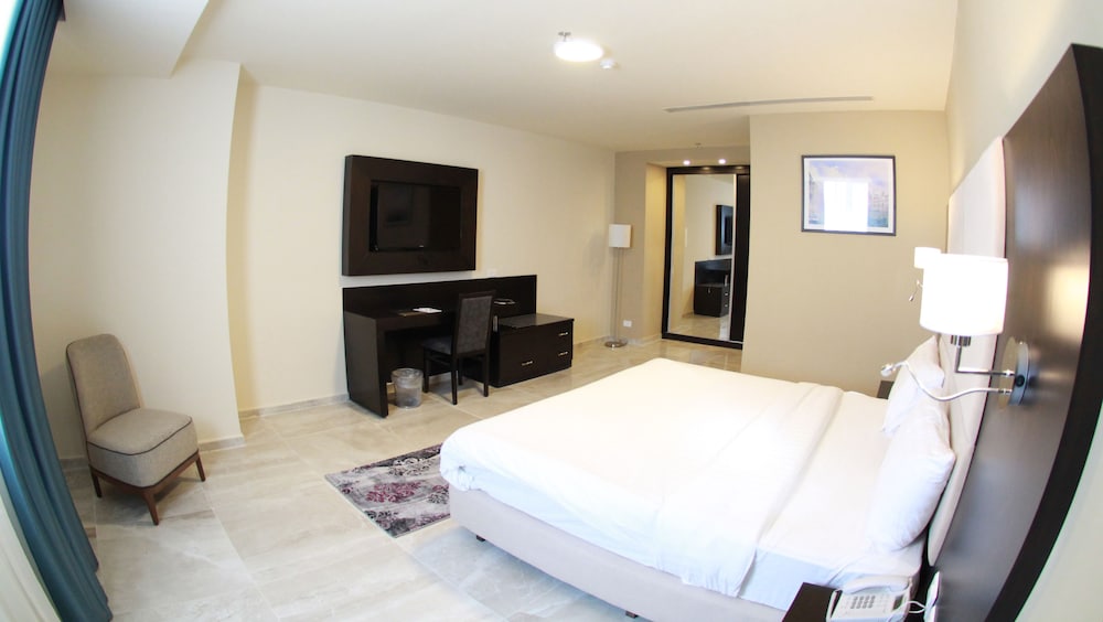 Family Apartment, 2 Bedrooms, Kitchen, City View photo 2