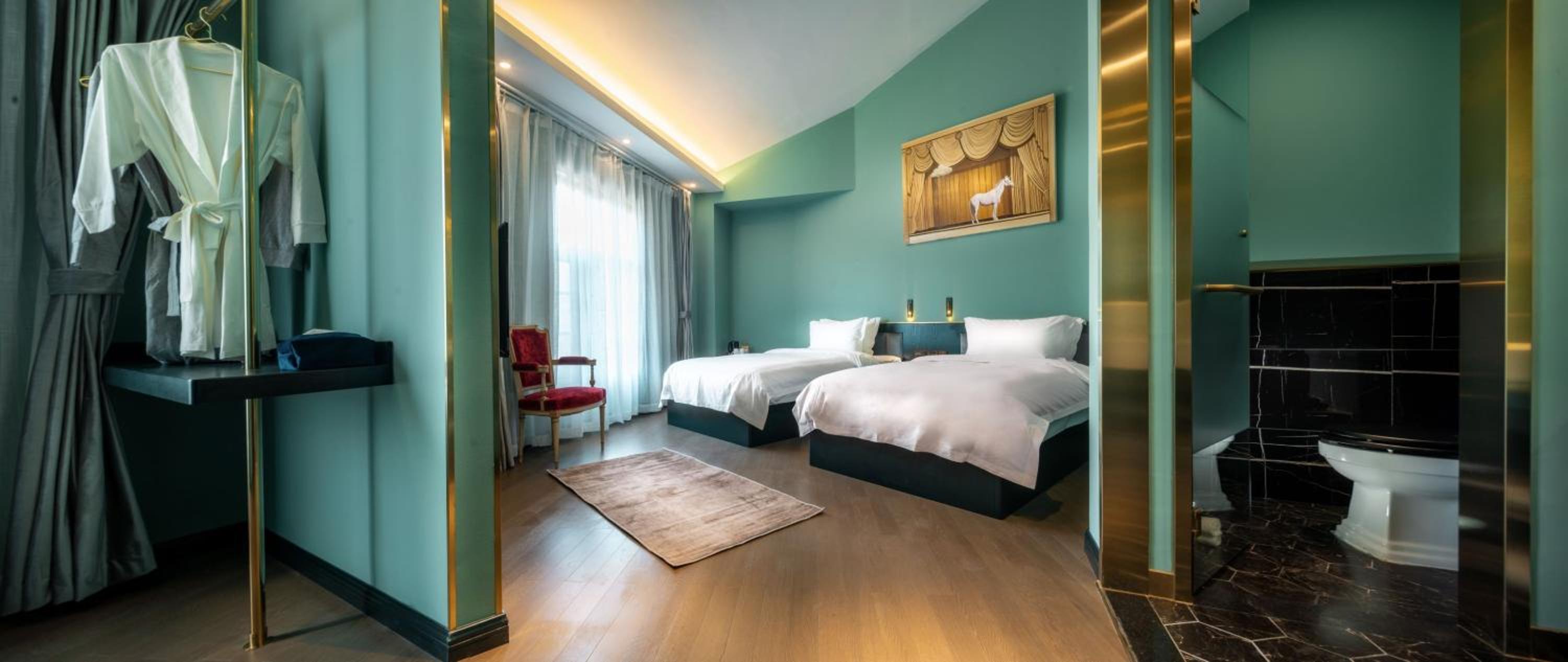 Deluxe Twin Room photo 3