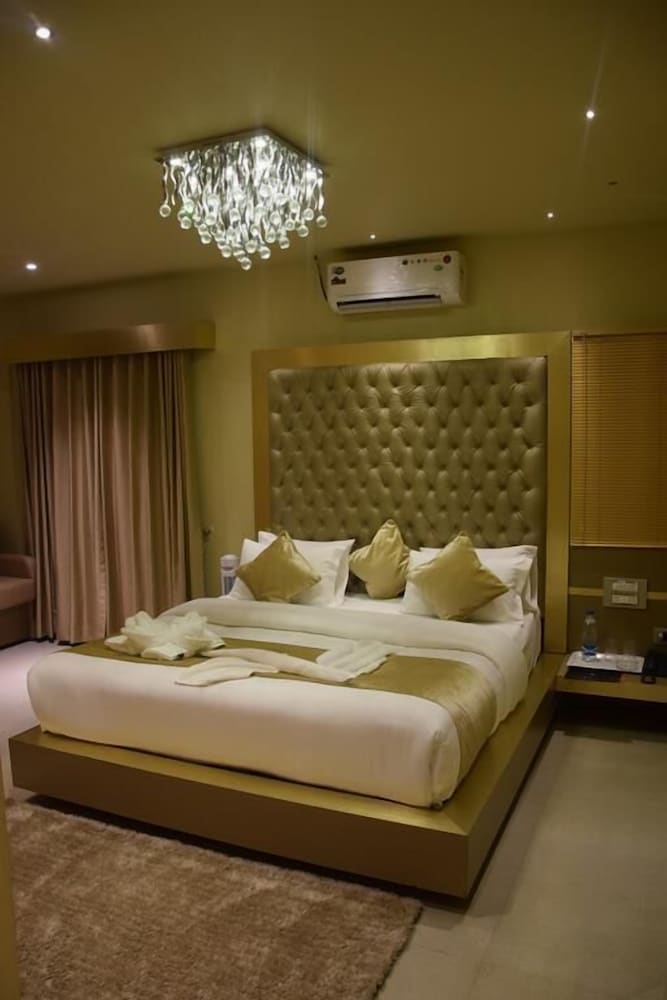 Deluxe Room - Photo 2