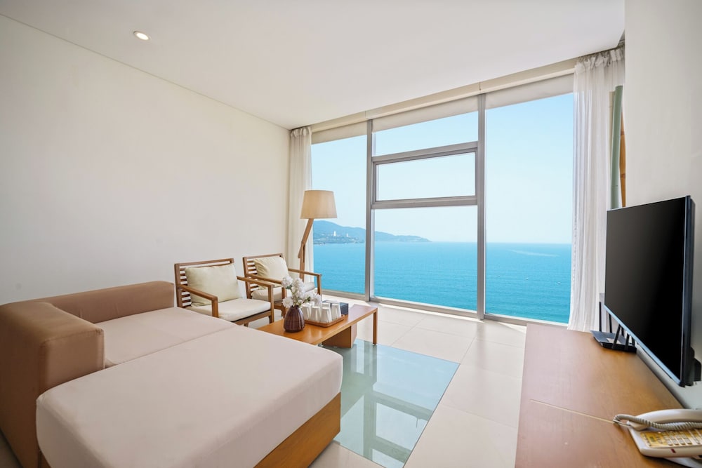 Luxury Apartment, 2 Bedrooms, Non Smoking, Sea View photo 2