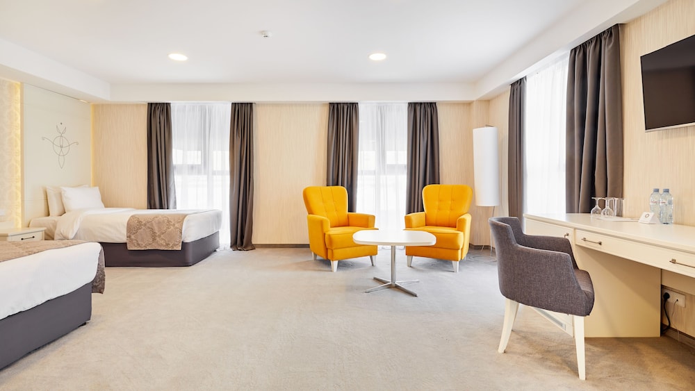 Junior Suite, 2 Twin Beds photo 2
