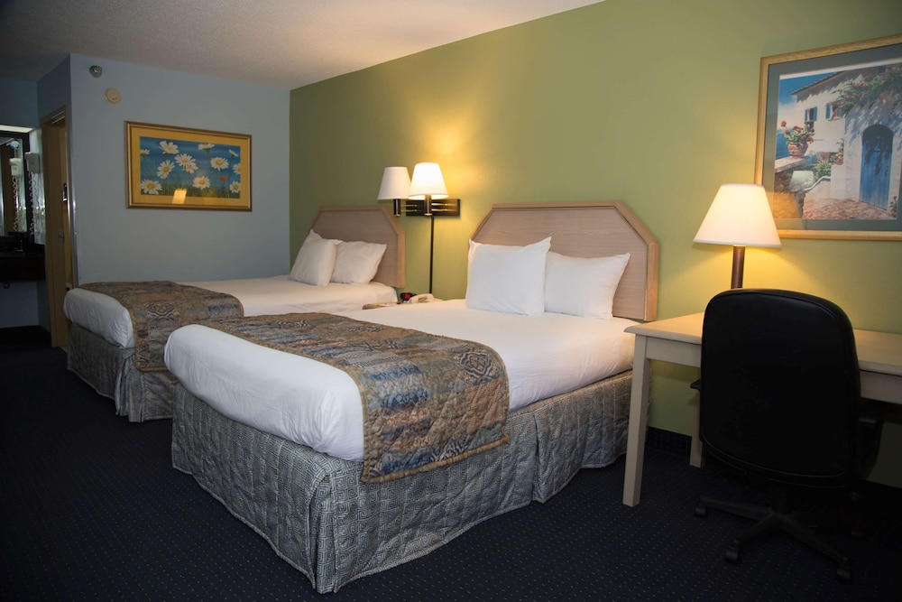 Room, 2 Queen Beds, Non Smoking - Photo 3