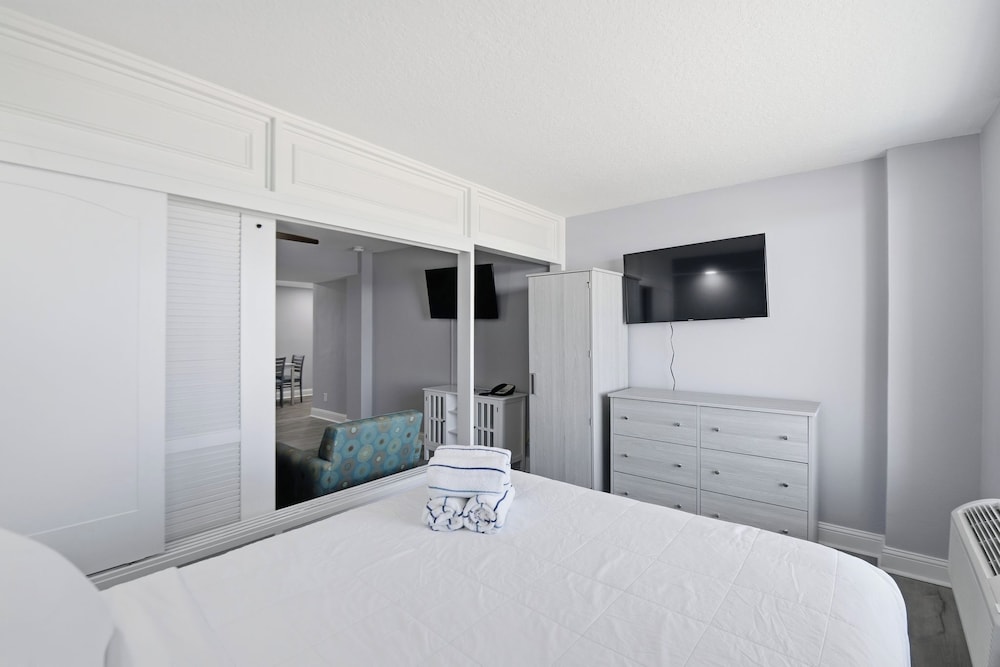Deluxe Studio, Oceanfront - Photo 4