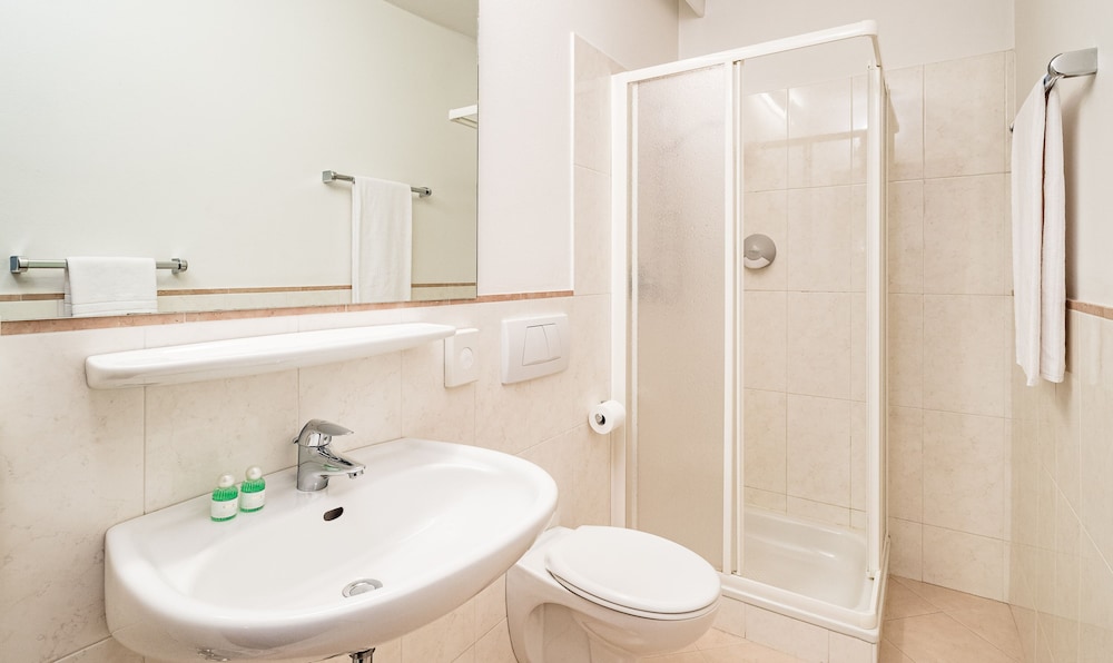 Standard Triple Room photo 2