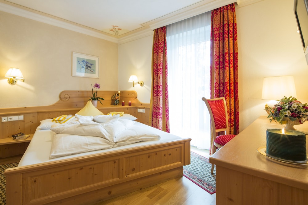 Suite, 2 Bedrooms (up to 4 people) photo 2