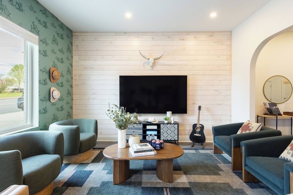 Comfort Apartment, Multiple Bedrooms, Kitchen