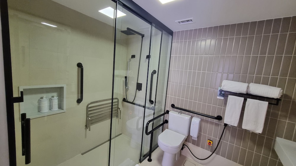 Deluxe Double Room, 1 Queen Bed, Accessible - Photo 8