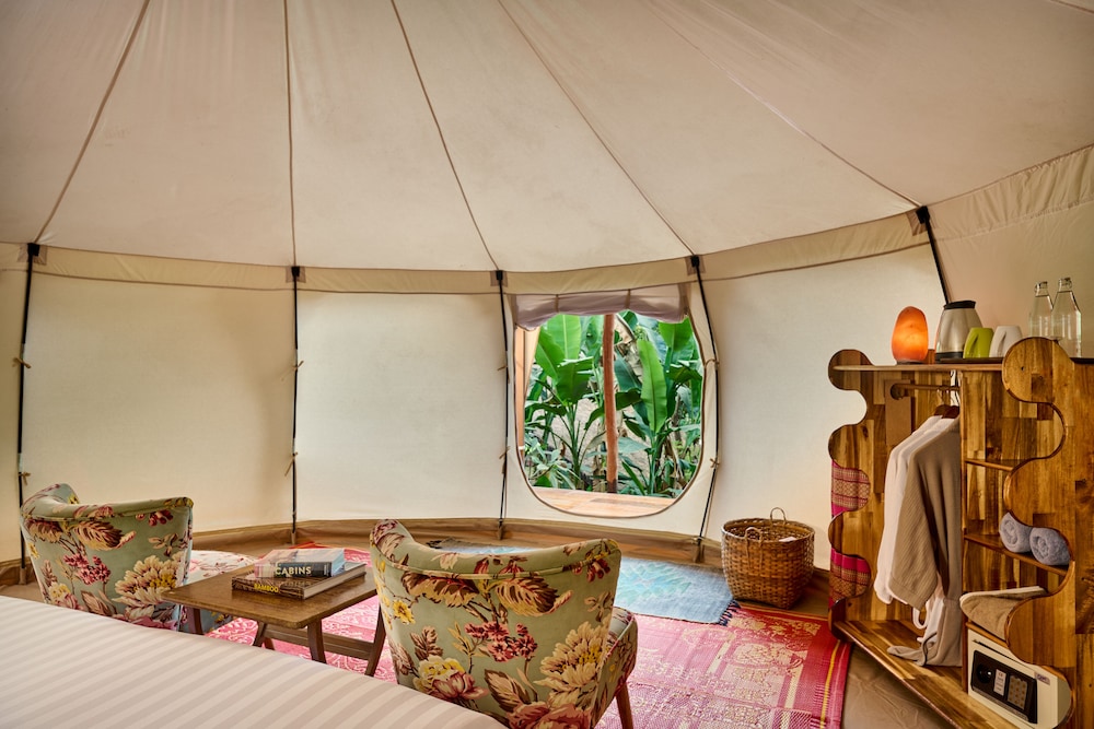 Explorer Tent photo 2